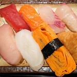 すし 一喜 - 令和4年2月 ランチタイム
握り定食
にぎり8貫＋小鉢＋サラダ＋赤出汁 990円