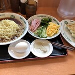 日高屋 - 黒酢醤油冷やし麺+温泉卵+餃子