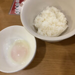 Mendokoro Minami - 小ごはんは、最後に汁混ぜて。温泉卵はつけ麺風に食べる