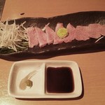 ギュウガテイ - 牛タン刺し