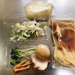 Ramen Kengou - 濃厚鶏しょうゆラーメン（具有り）+味玉