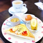 CAFE りーべるて - 料理写真:モーニング代のみ、カフェオレ420円