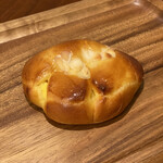 ベーカリークク - クリームパン（ブリオッシュ）180円