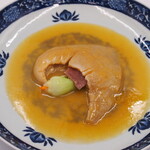 Hairy deer shark fin stewed in golden soup with Kinka ham