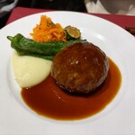 七條 - ハンバーグステーキデミグラスソース。