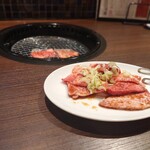 炭火焼肉 はな火 - 