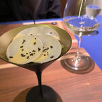 肉割烹 肉かぶく - 蕪とロメインレタスのサラダ　塩昆布とシーザードレッシング