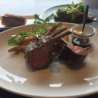 ワカヌイ グリル ダイニング バー 東京 - ラムチョップのグリル