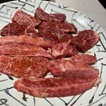 和牛亭 仁 - 奥　ハラミ　　手前　ロース