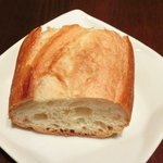 ヴィアート - <'13/01/07撮影>木戸シェフ自慢 本日のスペシャリテ 1000円 のパン