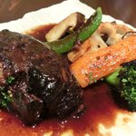 ヴィアート - <'13/01/07撮影>木戸シェフ自慢 本日のスペシャリテ 1000円 の黒毛和牛ホホ肉の赤ワイン煮込み