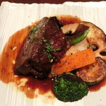 ヴィアート - <'13/01/07撮影>木戸シェフ自慢 本日のスペシャリテ 1000円 の黒毛和牛ホホ肉の赤ワイン煮込み