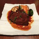 ヴィアート - <'13/01/07撮影>木戸シェフ自慢 本日のスペシャリテ 1000円 の黒毛和牛ホホ肉の赤ワイン煮込み