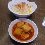 さんか亭 - 【2012年12月】ランチのキムチとサラダです。