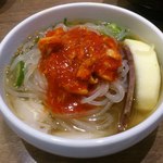 さんか亭 - 【2012年12月】ハーフ冷麺に辛味投入！