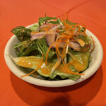 びふてき洋食存じやす - フレンチドレッシングのサラダ