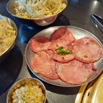 Mimmin - 牛タンと千切りキャベツ