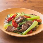 Stir-fried beef and greens