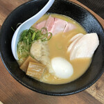 らぁめん 麺屋 秀 - 特製生醤油白湯らぁめん