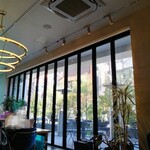 Slash Cafe & Bar Kawasaki - テラス席もある