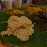 スリマンガラム - ポンガルスペシャル バナナリーフミールス