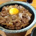 なるなる - 甘辛の出汁ですき焼き風に仕上げられた絶品の黒毛和牛 牛すき丼