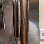 肴屋 魚まる - 穴子が干されてました。