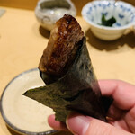 鮨 由う - ・鮪カマトロの手巻き