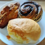 Bread Factory パン工場 - クロワッサン他