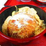 Ikkyuu - カツ丼セット　８５０円（税込）のカツ丼のアップ【２０２２年２月】　
