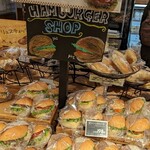 Bread Factory パン工場 - 店内