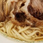 麺屋 六感堂 - 櫻井式 鯵煮干中華そば 肉増し 醤油