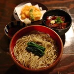 蕎麦人 秋 - 漬けマグロ丼とミニそばセット(1,500円)
            イカと海老のかき揚げ(+400円)
            お蕎麦大盛り(+360円)
            (蕎麦は細切りで)