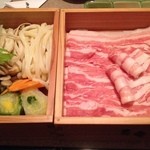 黒豚料理 寿庵 - 黒豚しゃぶしゃぶと野菜、うどん