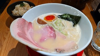 Kurafutobirutosatsumagokkeisyokudou kokumei - 鶏白湯　白　半熟味玉入り　950