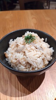 Kurafutobirutosatsumagokkeisyokudou kokumei - かしわめし　150円