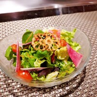 鉄板焼 しろや 銀座亭 - ⚫グリーンサラダ　自家製ドレッシング