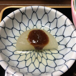 Sousaku Ajidokoro Sorosoro - 風呂吹き大根　お味はやや甘目な味噌で　大根はカブラのように甘さあり。　美味しいかった。