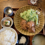 ジラフ - チキンカツ定食880円