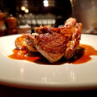ヌガ - 仔羊背肉のロースト