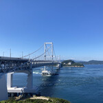 あわじ島バーガー 淡路島オニオンキッチン - 鳴門大橋が見える場所