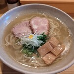 山崎麺二郎 - 塩ラーメン750円