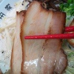 金田家 - チャーシューはロースからバラ肉へ変わってました。これも(ﾟдﾟ)ｳﾏｰ