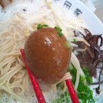 金田家 - 煮玉子＋１００円　色は濃いけど味は丁度良い。