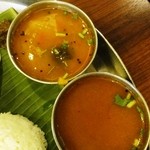 アーンドラ・キッチン - サンバル(豆と野菜のカレー)
      ラッサム（タマリンドと胡椒のスープ）