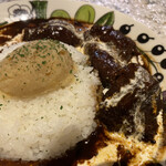 ドイツ料理 ピラミッド - 大麦牛のカレーは大きなビーフが4つ！！