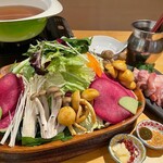 “Oyamadori Veggie Hot Pot” with plenty of vegetables