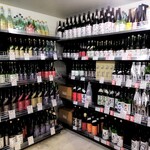 地の酒 わかば酒店 - 日本酒のセラー内
