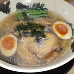 麺や暁 - 白ラーメン味玉入り