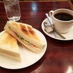 Derika Hobunobu - ハムトースト＋コーヒー